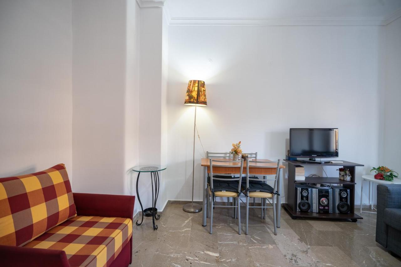 Dimotiko Theatro Metro St. 1 Bedroom 4 Pers. Flat Pireus Eksteriør bilde