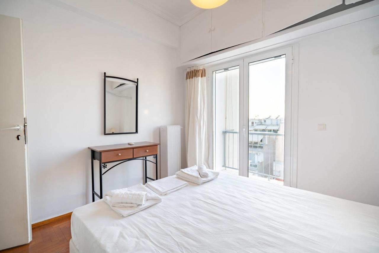 Dimotiko Theatro Metro St. 1 Bedroom 4 Pers. Flat Pireus Eksteriør bilde